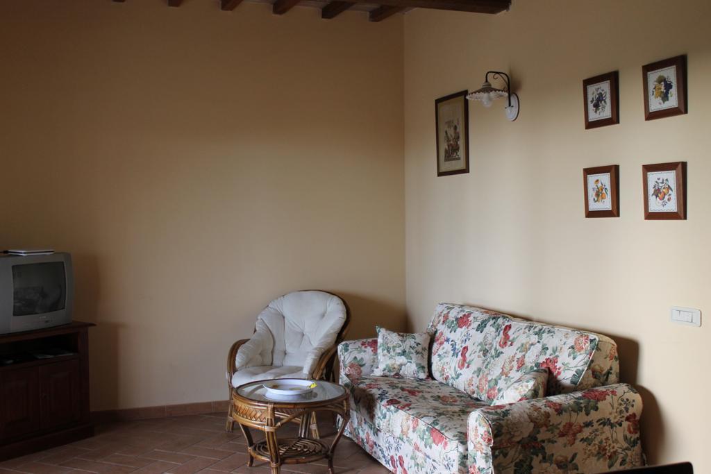 Agriturismo Colle D' Oro Пеша-Романа Номер фото