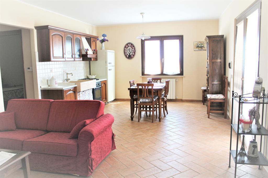 Agriturismo Colle D' Oro Пеша-Романа Экстерьер фото