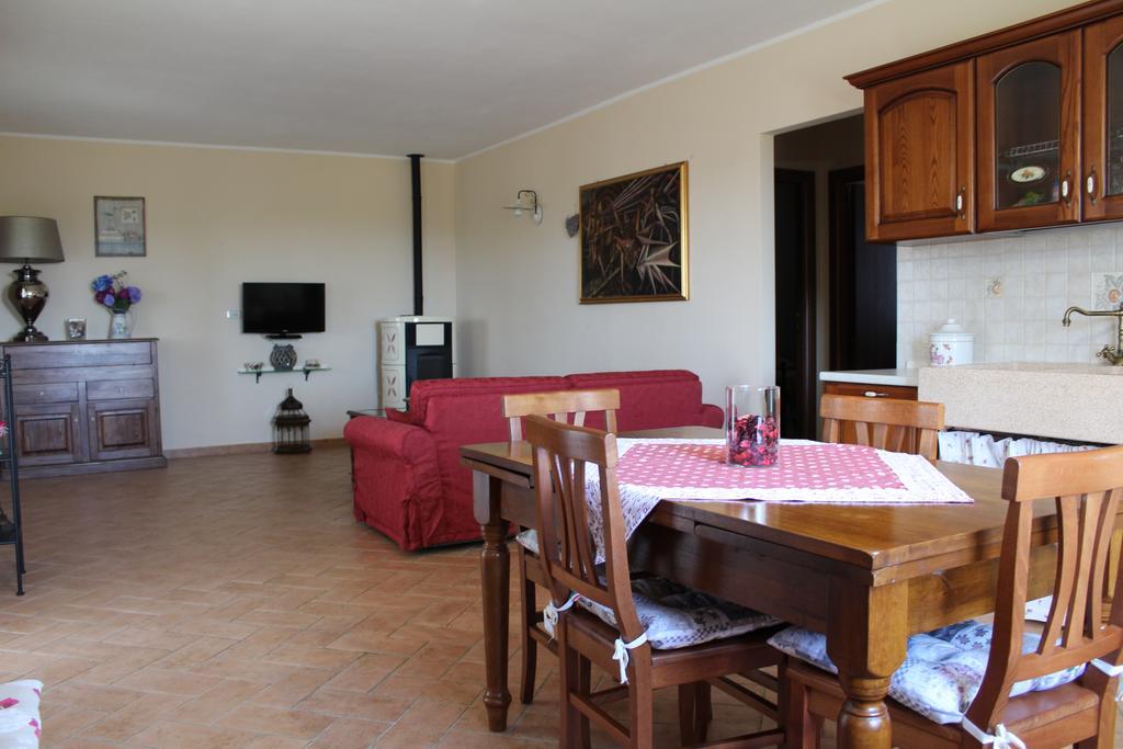Agriturismo Colle D' Oro Пеша-Романа Экстерьер фото