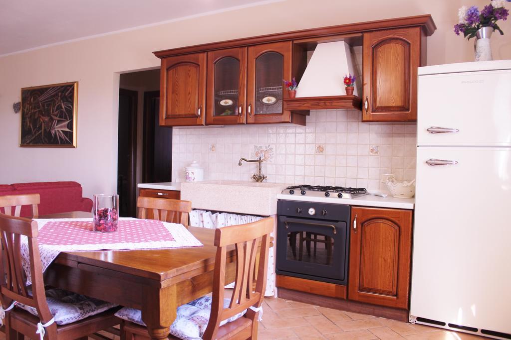 Agriturismo Colle D' Oro Пеша-Романа Экстерьер фото