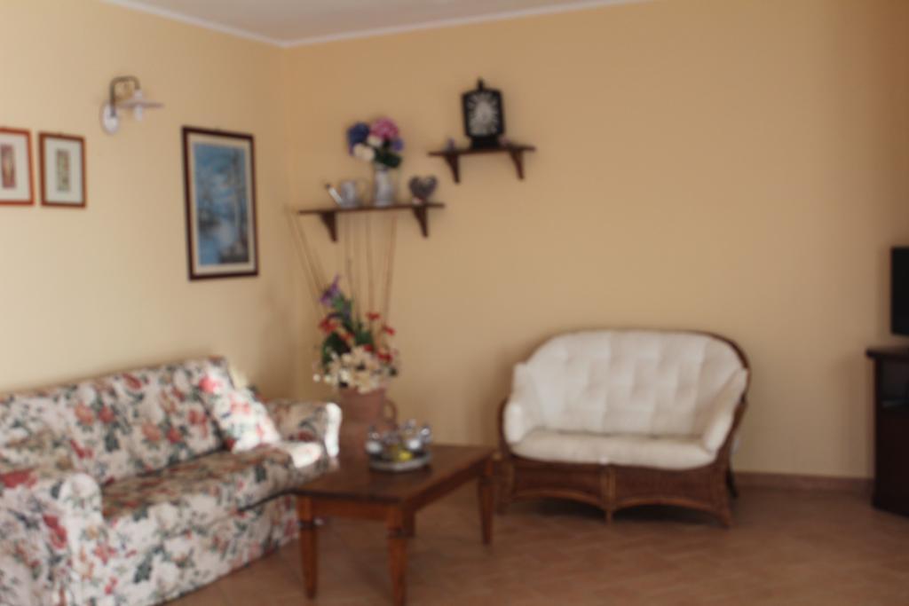 Agriturismo Colle D' Oro Пеша-Романа Экстерьер фото