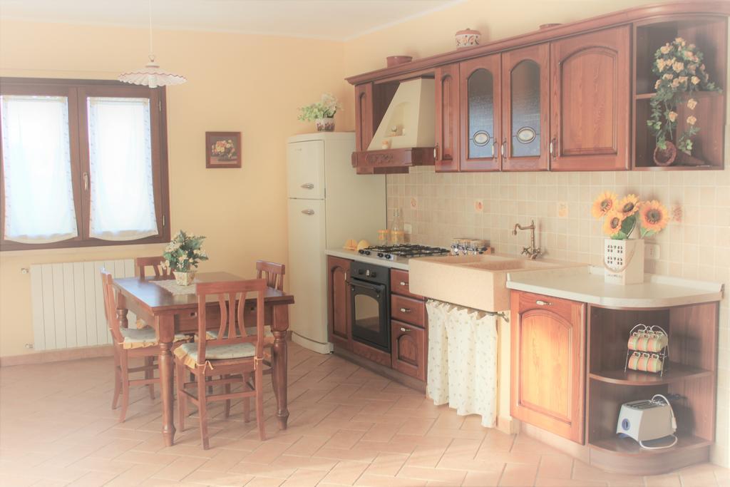 Agriturismo Colle D' Oro Пеша-Романа Экстерьер фото